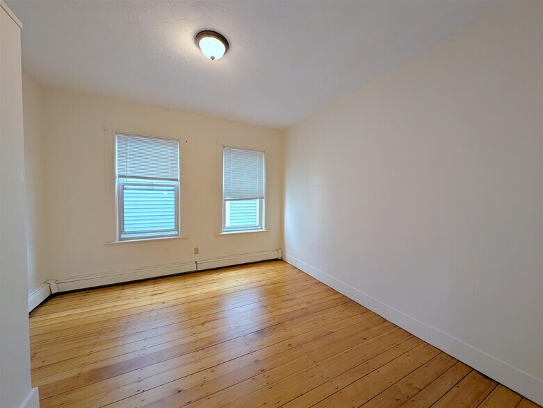 Building Photo - 61 Webster Ave