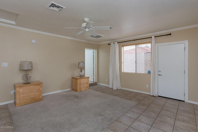 Building Photo - 610 E Malibu Dr
