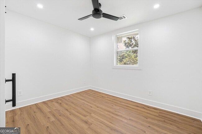 Building Photo - 2353 Clarissa Dr NW