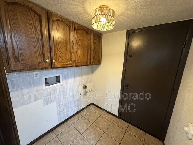 Building Photo - 4055 Thundercloud Dr