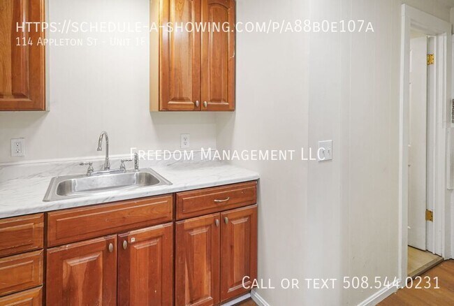 Building Photo - 114 Appleton St