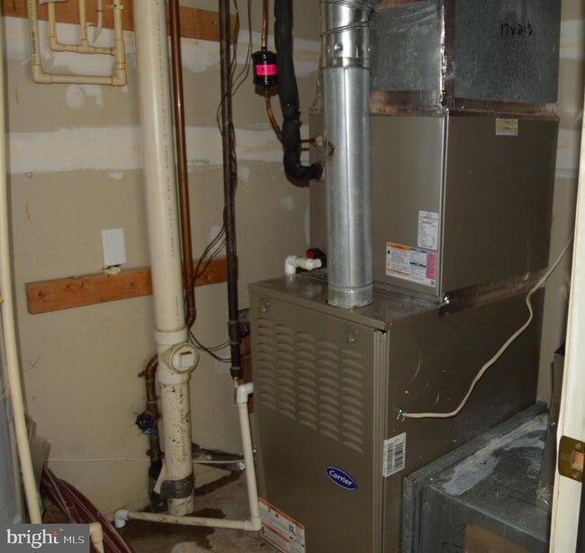 Building Photo - 4016 Timber Oak Trl