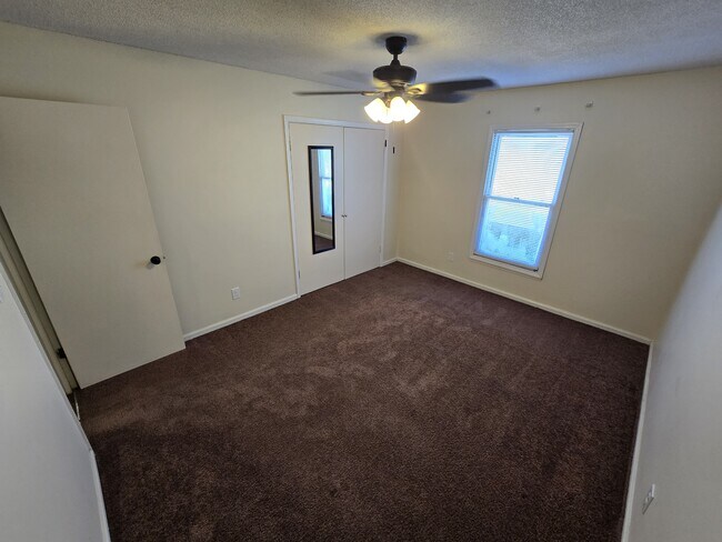 Building Photo - 412 S Ashley St