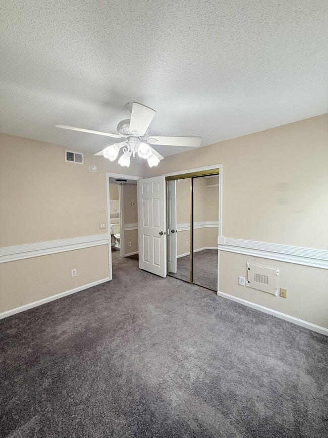 Building Photo - 8558 Hopkins Cir