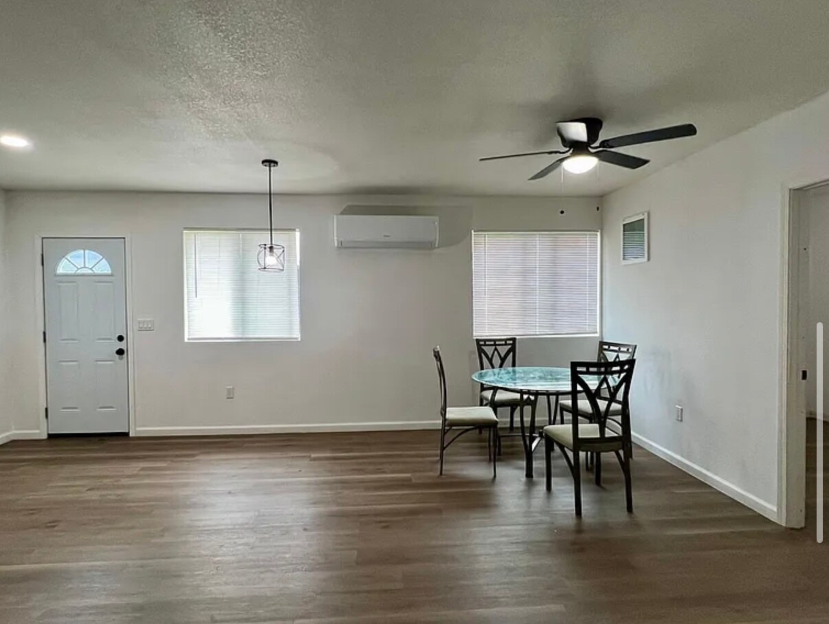 Building Photo - 1322 Grape Ave