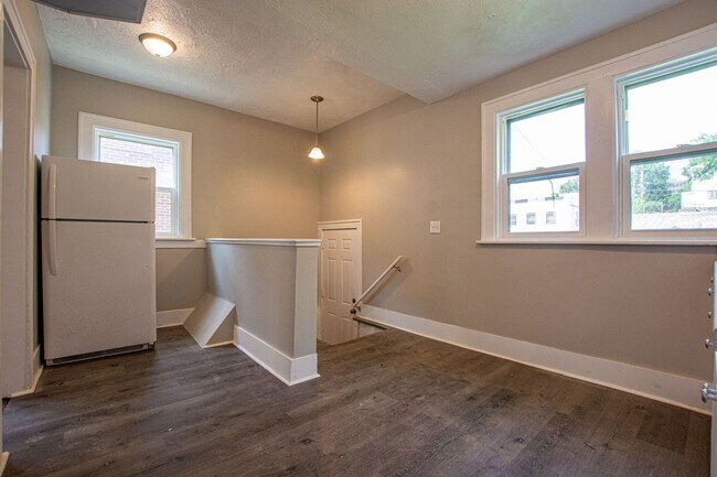 Building Photo - 110 N 38th St