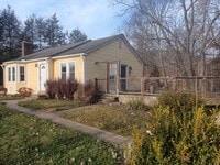 Building Photo - Beautiful Home in Swannanoa available now!