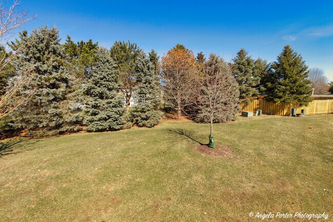 Building Photo - 5850 Fieldstone Trail