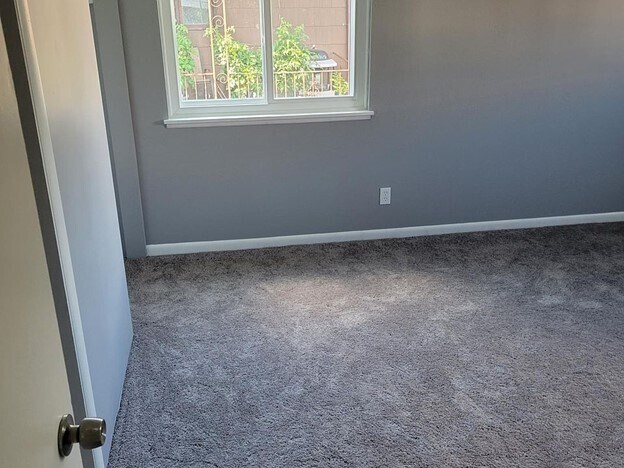 Building Photo - 115 Denrose Dr