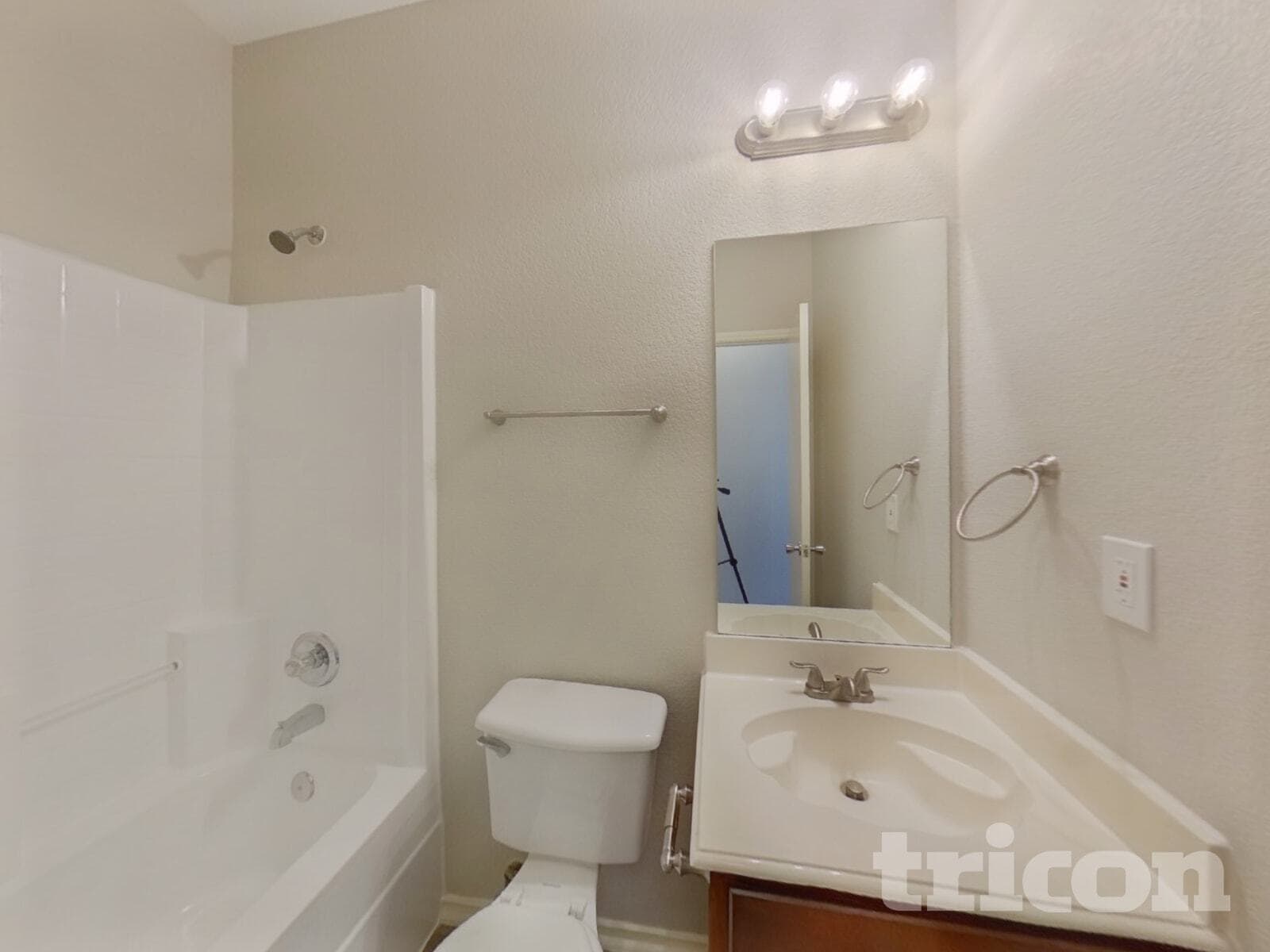 Building Photo - 925 Buffalo Springs Dr