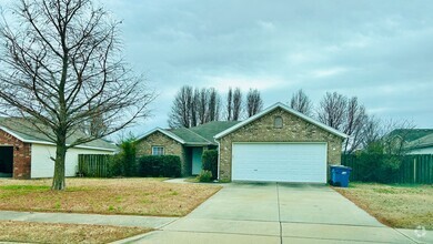 Building Photo - Cozy 3-Bedroom, 2-Bathroom Home in Bentonv...