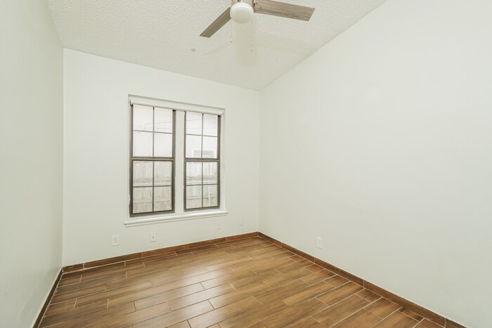 Building Photo - 314 Surrels Ave