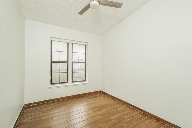 Building Photo - Comfortable 3 Bedrooms Home in San Antonio, TX