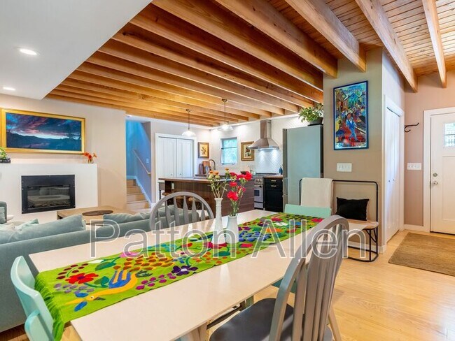 Building Photo - 206 Waynesville Ave