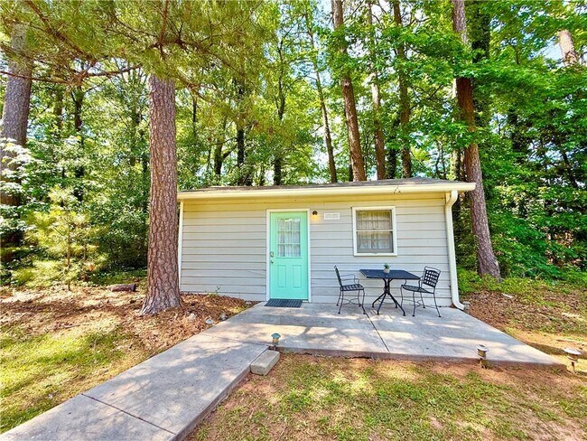Building Photo - 3042 Hudson Ct