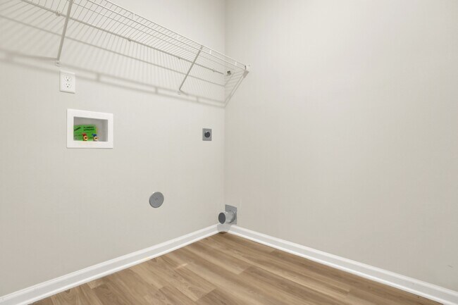 Building Photo - 2939 Lake Park Rd