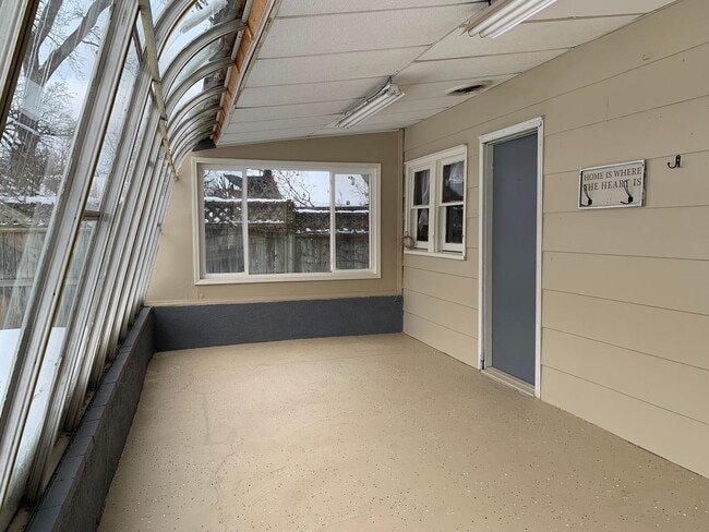 Building Photo - Charming Single Family Home