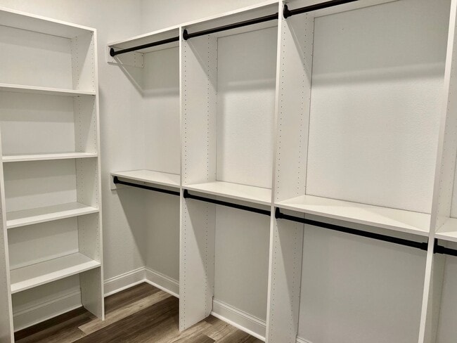 Building Photo - FOR Rent – 3 Bedroom, 2 Bath!