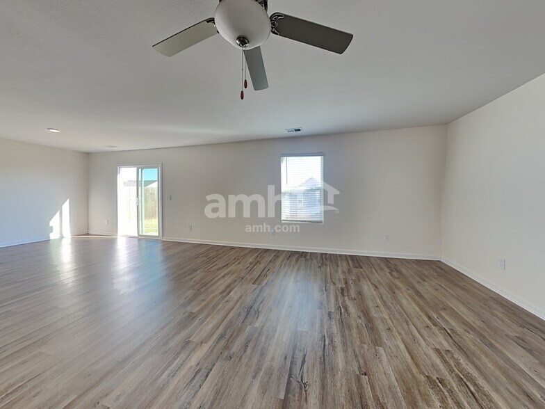 Building Photo - 6060 Mason Tucker Dr