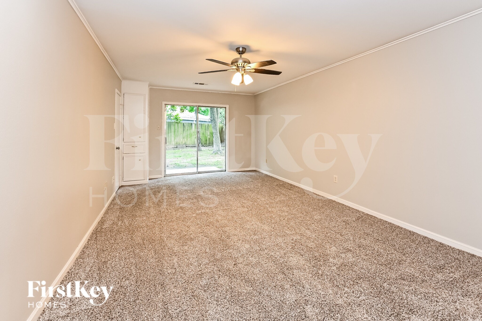 Building Photo - 16911 Memorial Oaks Ln