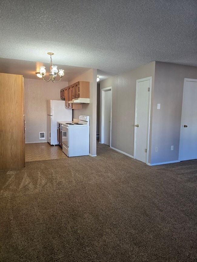 Building Photo - Ground Level One Bedroom
