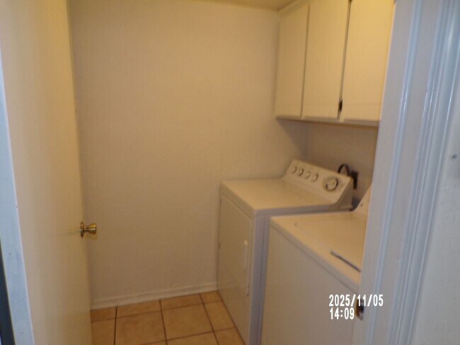 Building Photo - Close to Fort Sill, East side neighborhood