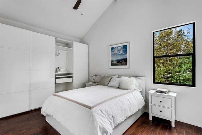 Building Photo - 14505 Running Deer Trail