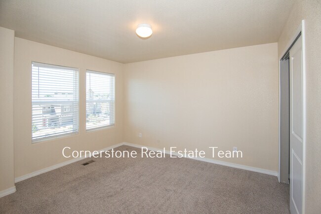 Building Photo - 855 Endeavor Wy