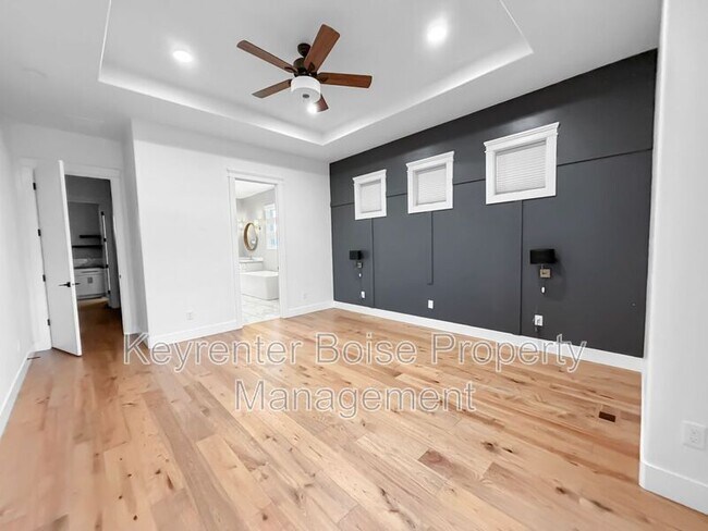 Building Photo - 9216 W Mirror Pond Dr