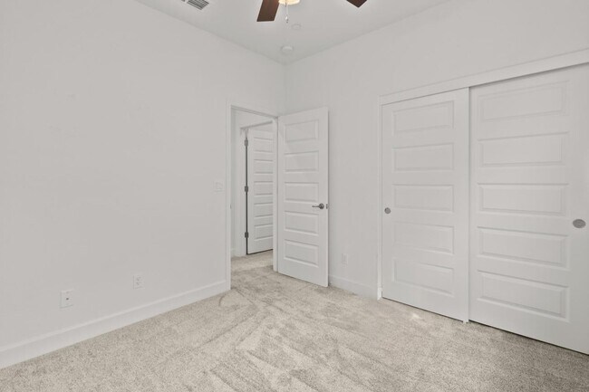 Building Photo - AVAILABLE 08/01/2026 3 YEARS NEW, BUILT BY LENNAR HOMES, 4 BED, 3 BATH, 2 CAR GARAGE