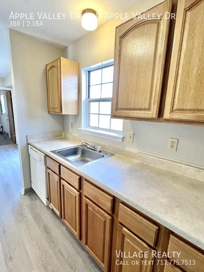 Building Photo - 1114 Apple Valley Dr