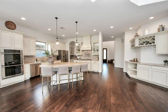 Building Photo - 28934 Endeavor River Rd