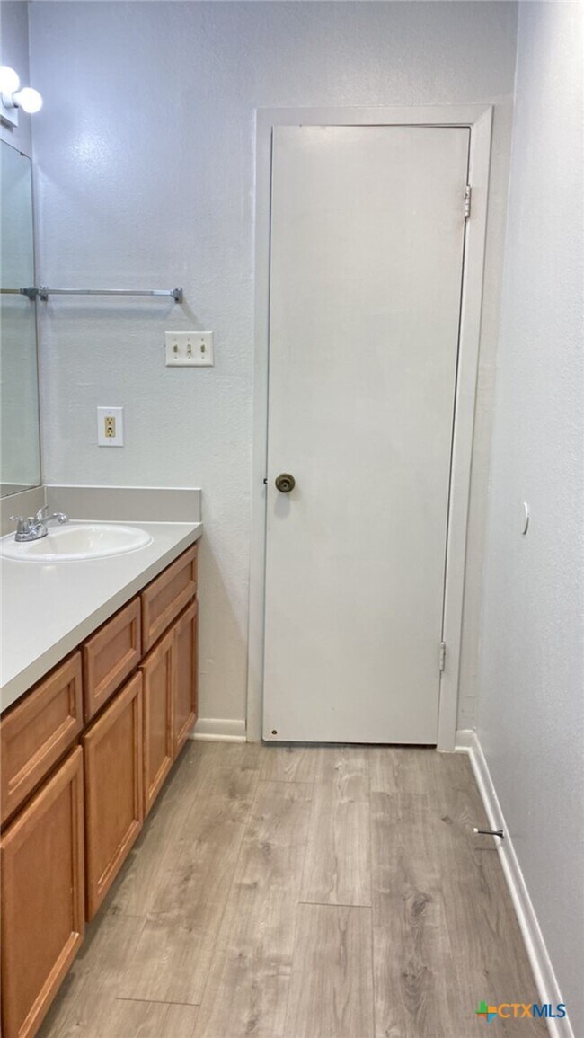 Building Photo - 303 North Dr