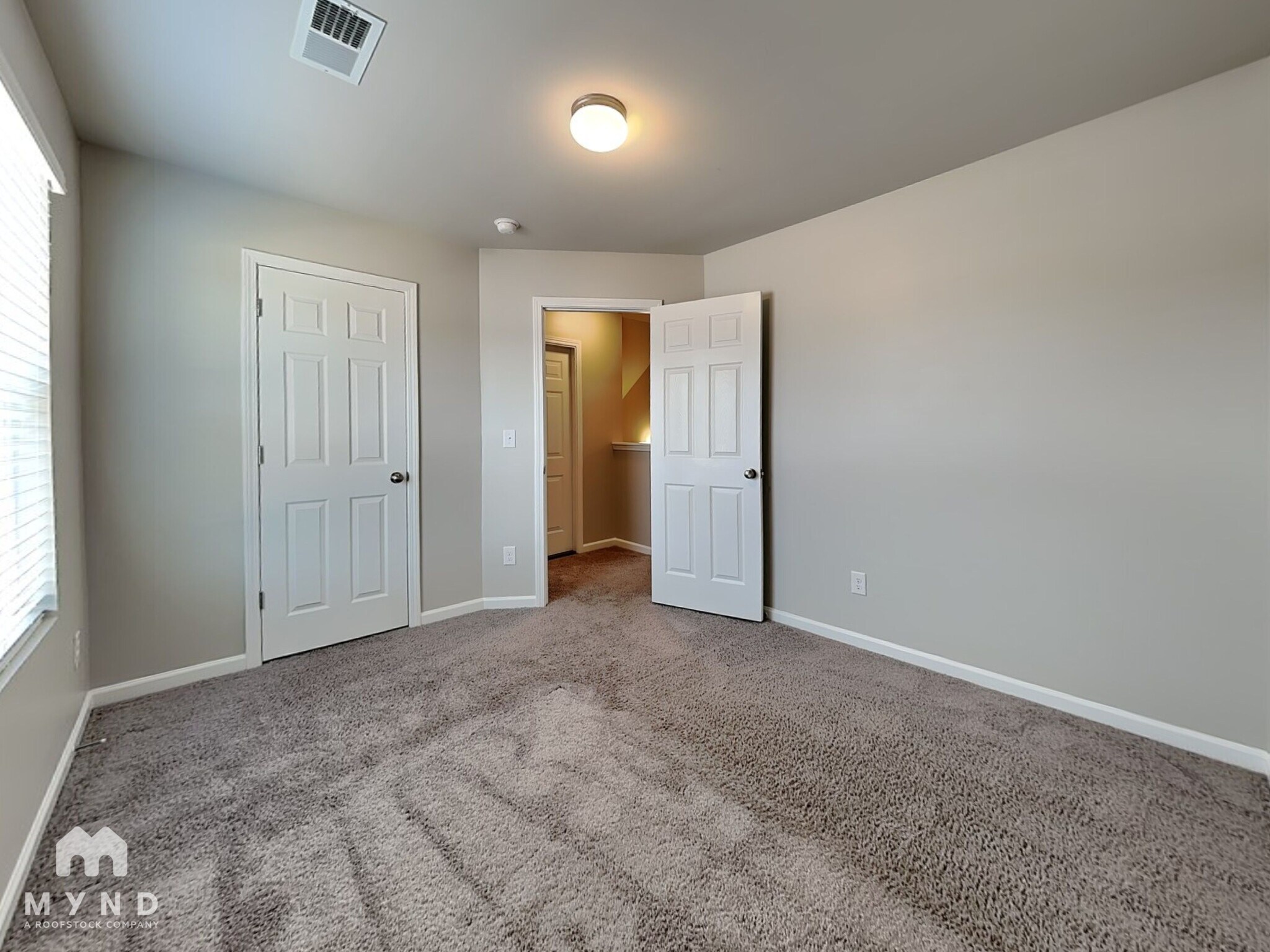 Building Photo - 799 The Heights Ln