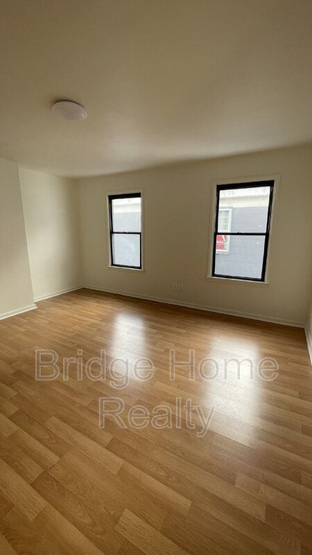 Building Photo - 319 N Balph Ave