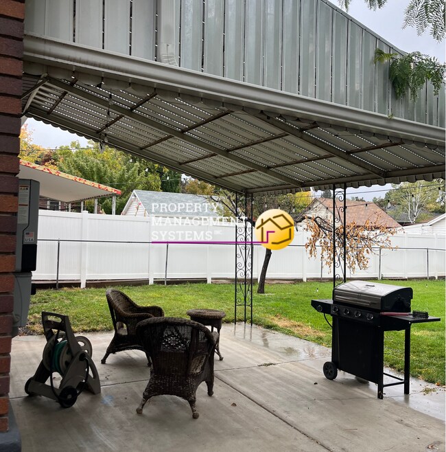 Building Photo - 3 Bedroom Home In Sugarhouse!