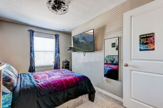 Building Photo - 12910 Utopia Gdns Wy