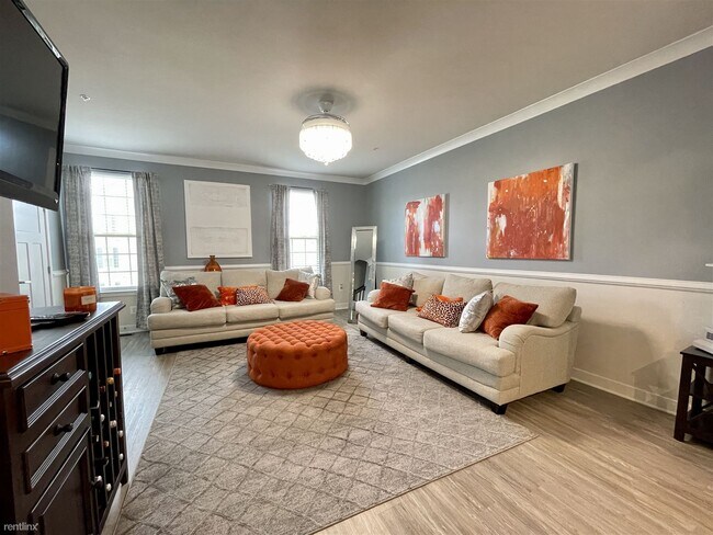 Building Photo - 3 br, 2.5 bath Townhome - 14503 Hunts Farm...