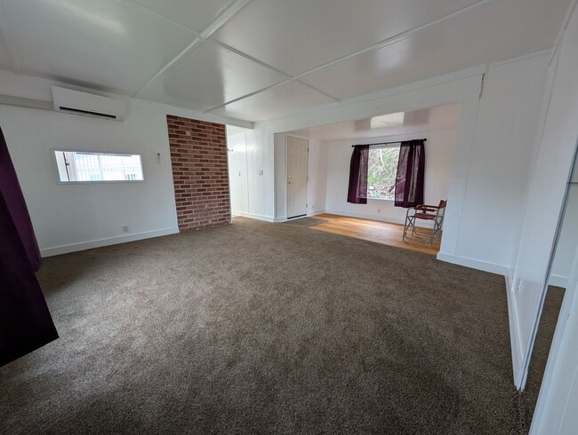 Building Photo - 2 Bedroom 1 Bath House with Detached Garage/Workshop