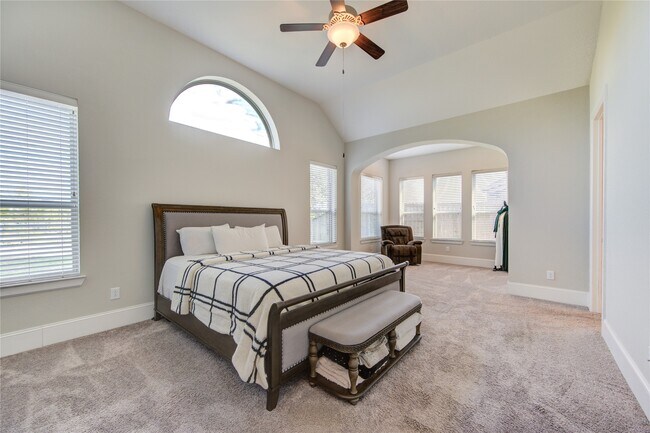 Building Photo - 2403 Juniper Bnd