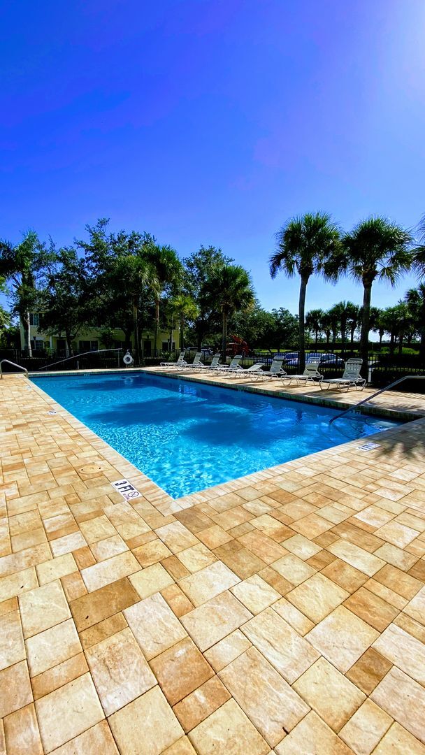 Building Photo - Delightful 2BR, Den /2.5BA Townhouse (Townhomes at Lighthouse Cove)