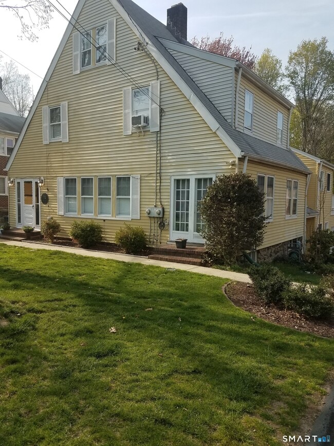 Building Photo - 72 Maple Tree Ave
