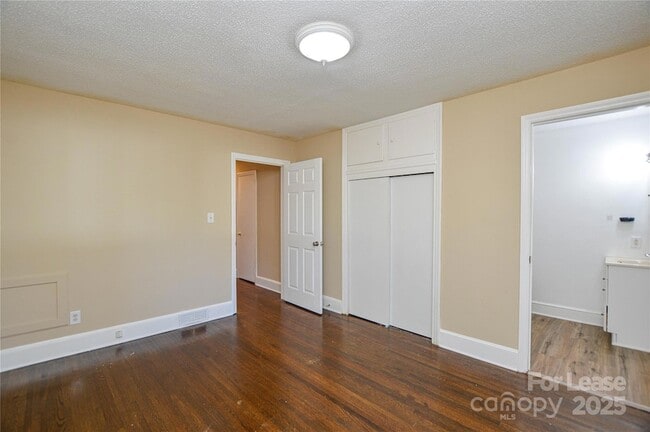Building Photo - 15011 Woodstar Rd