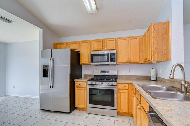 Building Photo - 6010 Skylarkcrest Dr