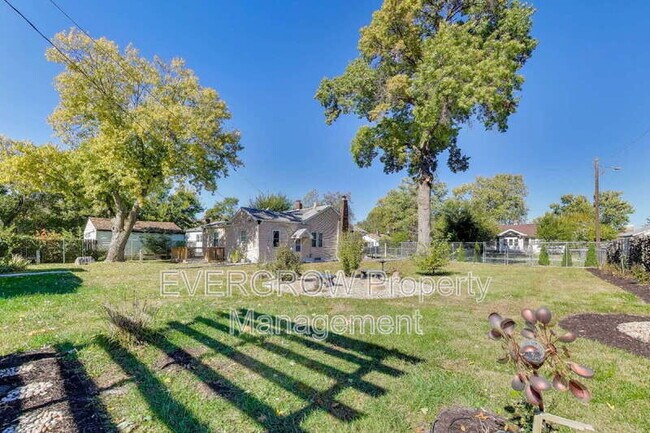 Building Photo - 321 Albany St