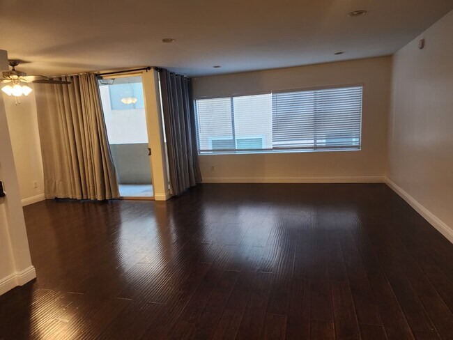 Building Photo - 5339 Newcastle Ave