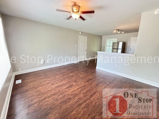 Building Photo - 3 Bedroom, 1 Bathroom in Grandview