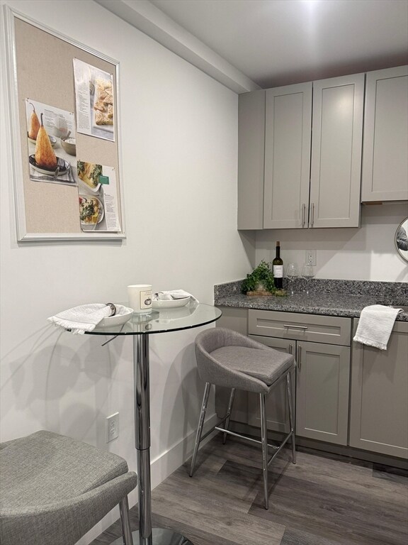 Building Photo - 585 Essex St