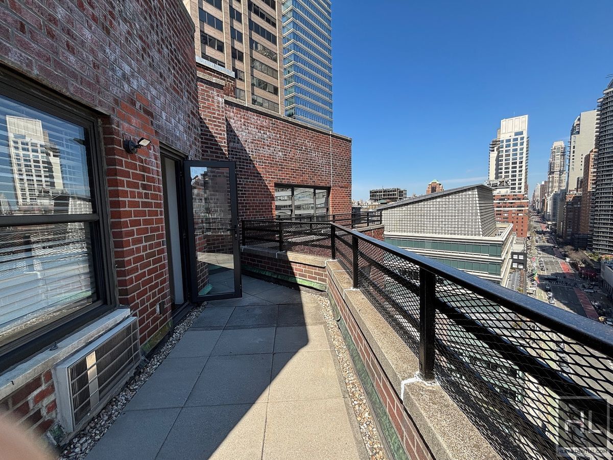 Building Photo - EAST 57 STREET