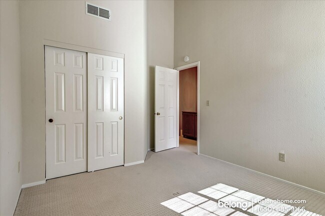 Building Photo - 511 Saint Thomas Ln